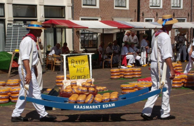 Autor: Jana Hlušičková 381-77-Edam1.jpg